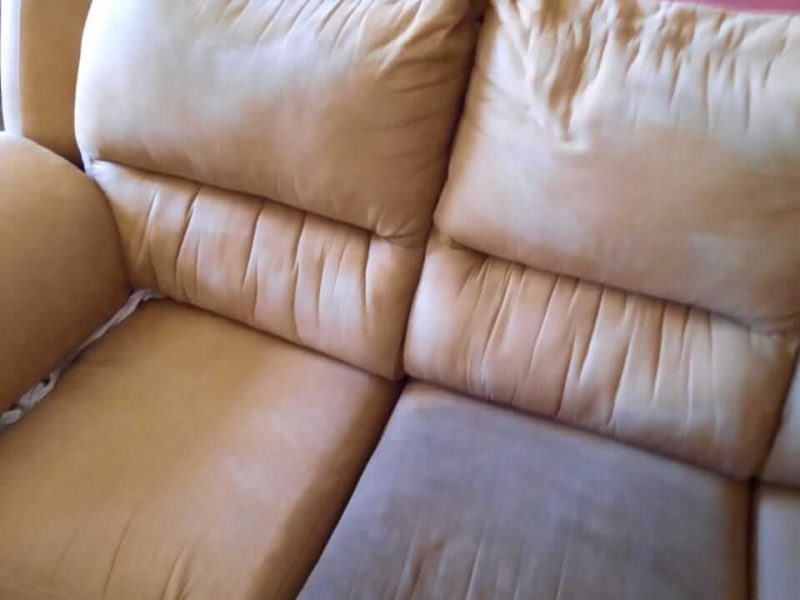 Antes y despu&eacute;s de limpieza a sillones caf&eacute;s