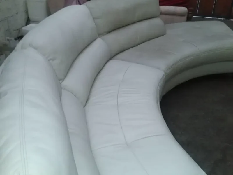 Antes y despu&eacute;s de limpieza a sill&oacute;n blanco