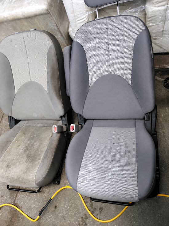 Limpieza de asientos de auto color beige